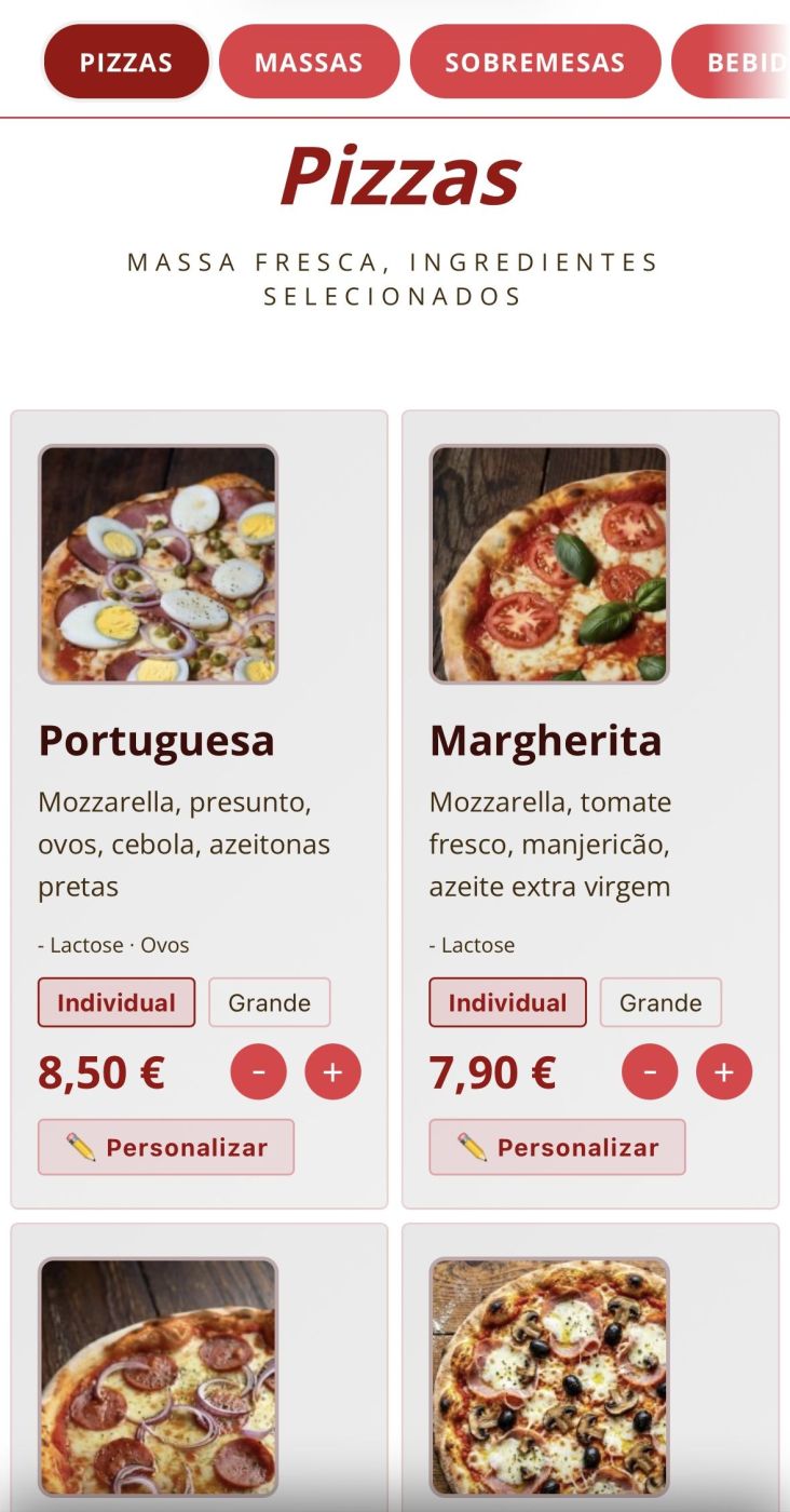 Cardápio digital de pizzaria no telemóvel com pizzas e opção meia-meia